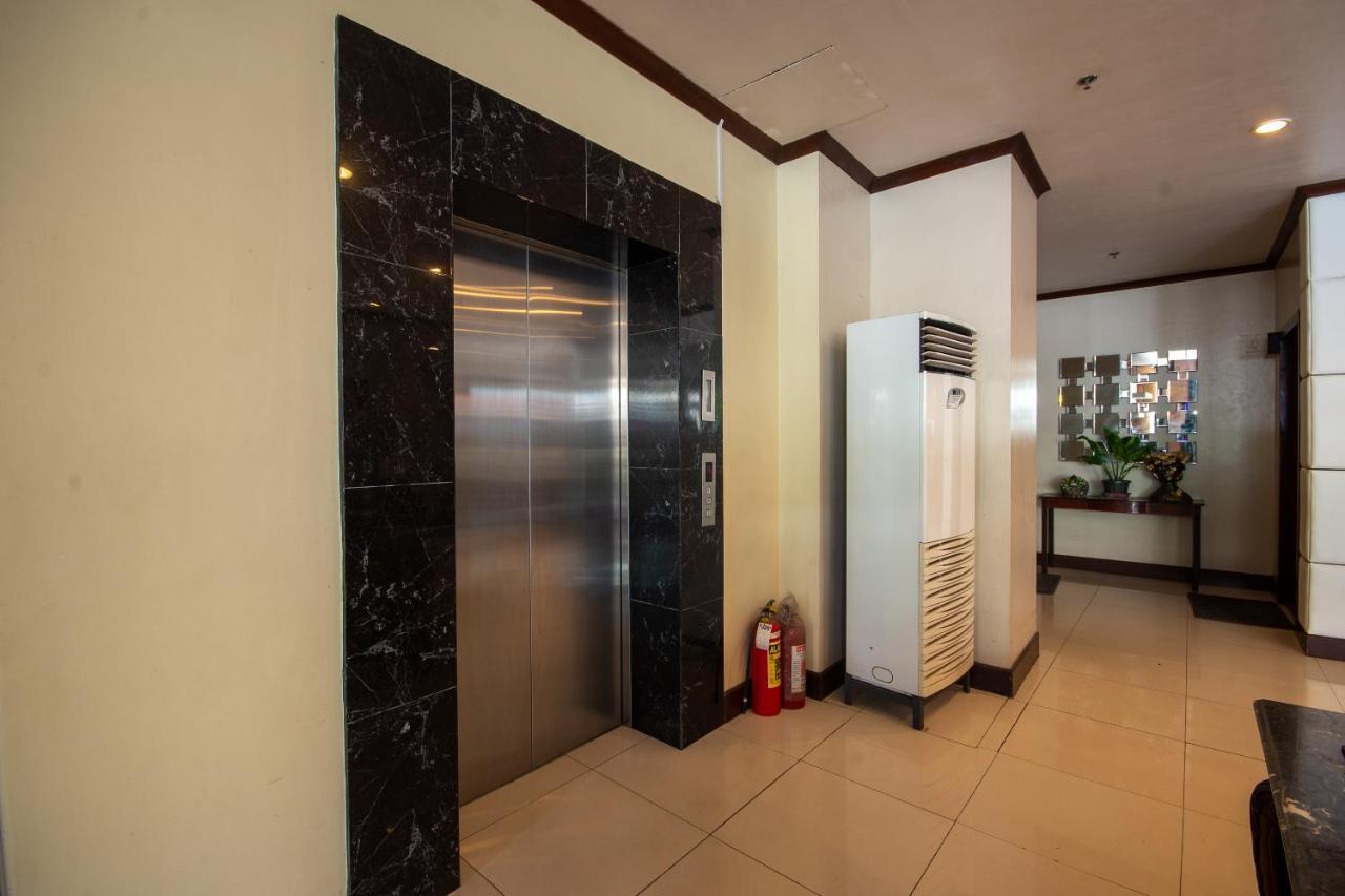 Fuente Oro Business Suites Cebu Powered By Cocotel Exterior photo