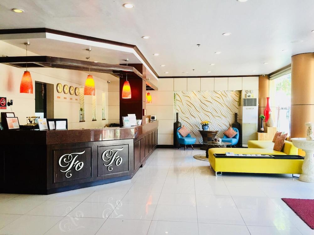 Fuente Oro Business Suites Cebu Powered By Cocotel Exterior photo