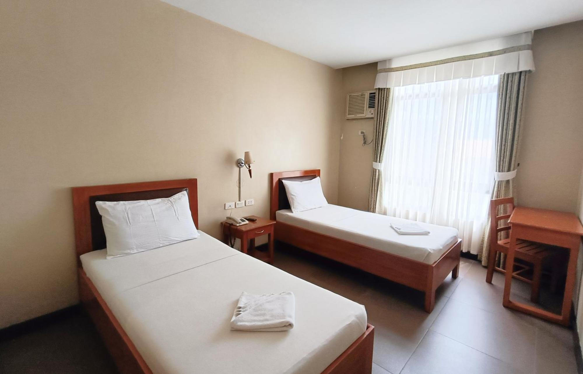 Fuente Oro Business Suites Cebu Powered By Cocotel Exterior photo